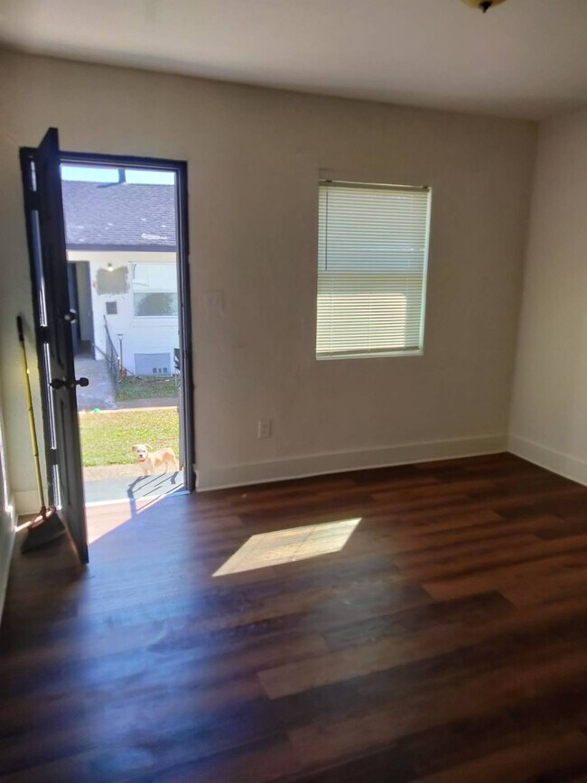 Foto del edificio - 614 1st St N