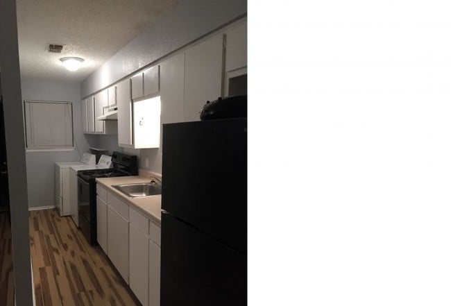 Building Photo - 1411 5th Ave