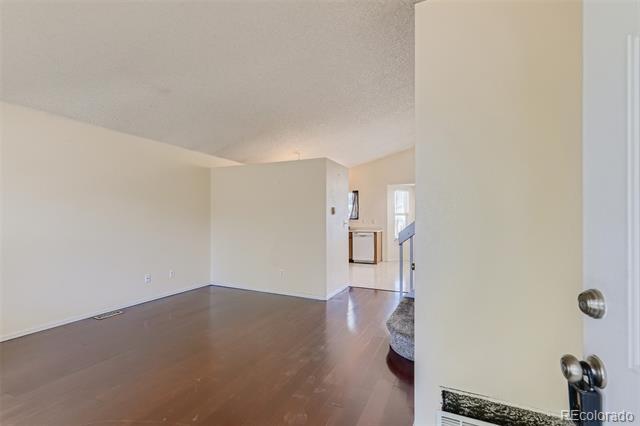 Foto del edificio - 5431 S Versailles St