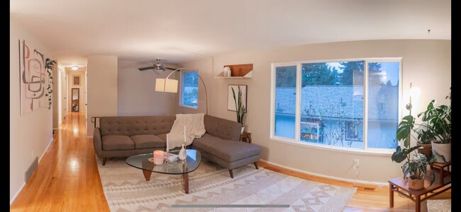 Foto del edificio - 2513 NE 145th St