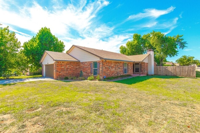 Building Photo - 1425 Venus Cir