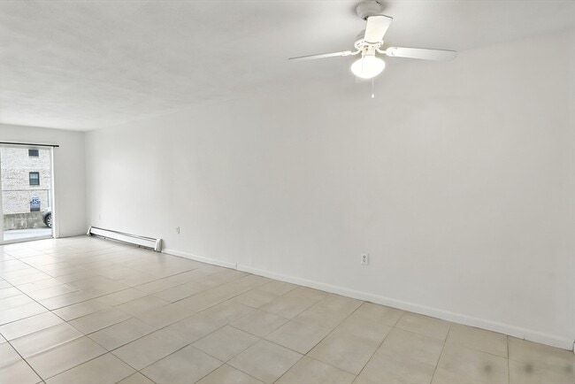 Building Photo - 18 Kenmar Dr