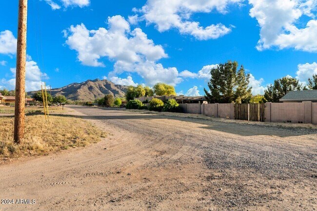 Foto del edificio - 17604 E Stacey Rd