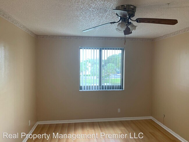 Building Photo - 3700 N Pine Island Rd