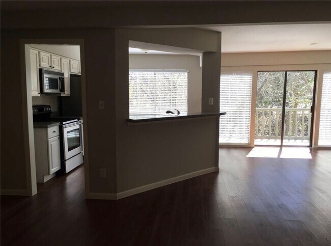 Photo - Completely Remodeled Townhouse in the hear...