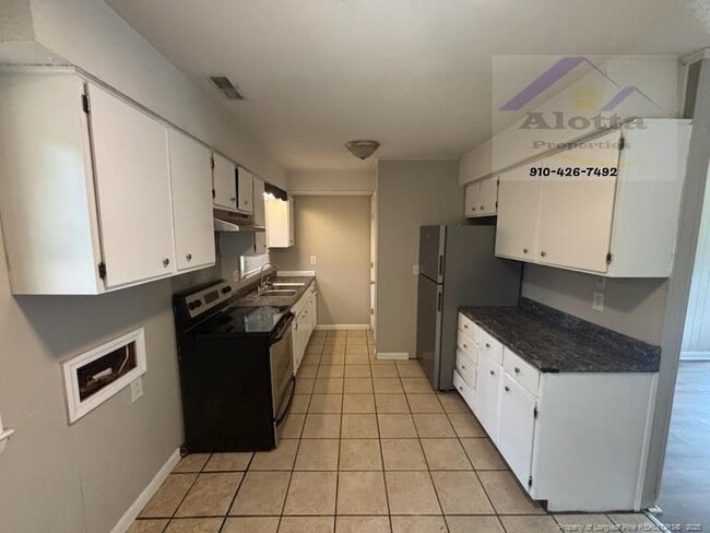 Building Photo - 4208 S Dowfield Dr