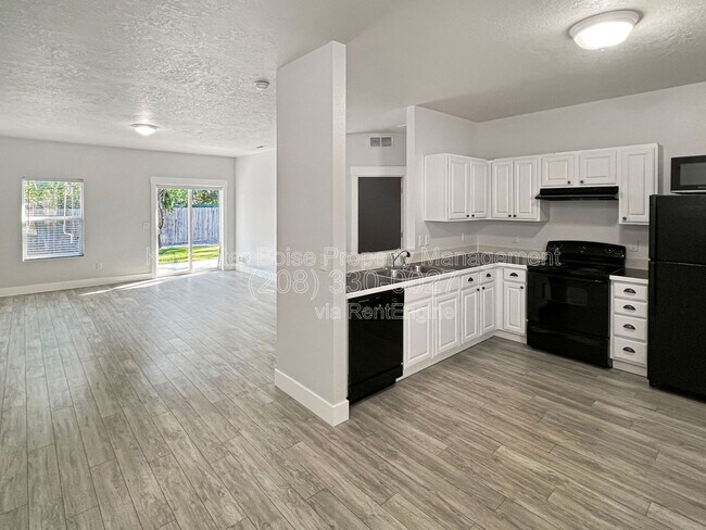 Foto del edificio - 1691 E Daulby St