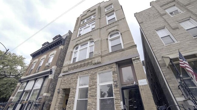 Building Photo - 1404 N Noble St