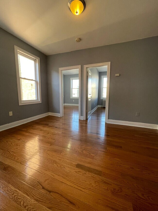 Unit 7 - 92 W 24th St