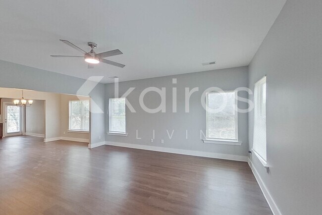 Foto del edificio - 295 Elm Way