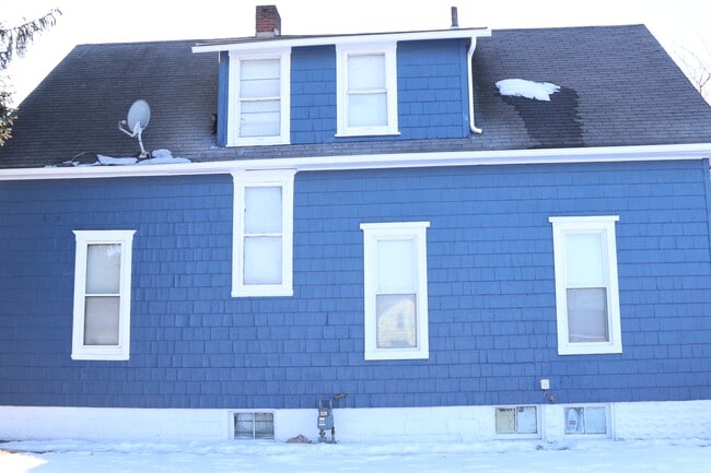 Building Photo - 1444 Genessee Ave