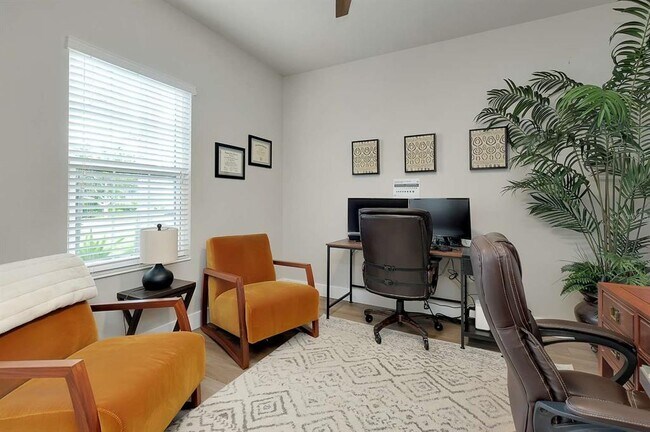 Foto del edificio - 12177 Stuart Dr