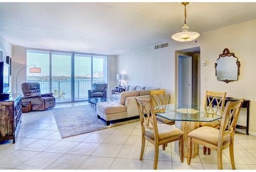 Foto del edificio - 10350 W Bay Harbor Dr