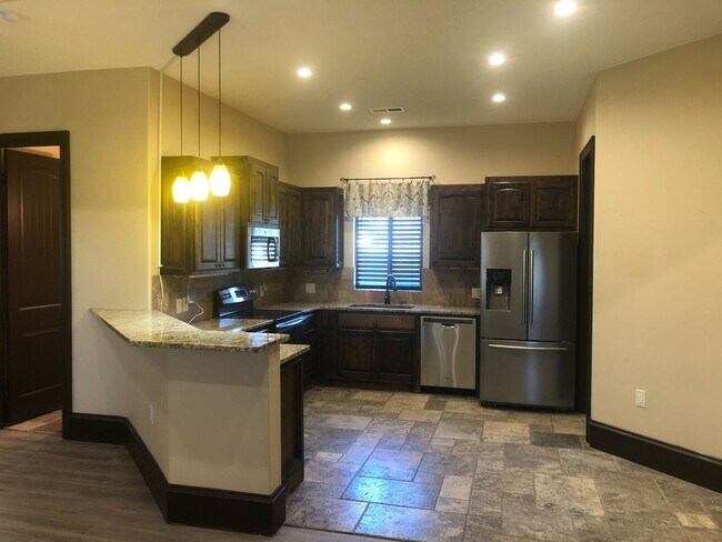 Foto del edificio - 3 br, 2 bath House - 305 S 9th Street