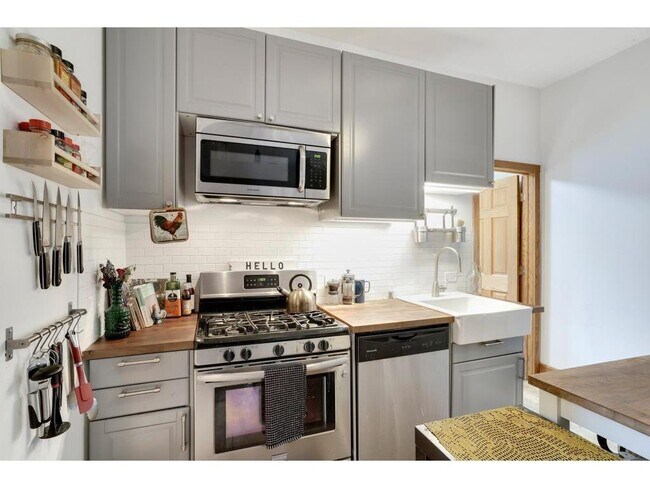 Foto del edificio - 809 W 28th St