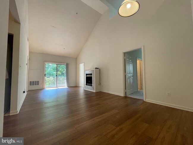 Building Photo - 6538 Grange Ln