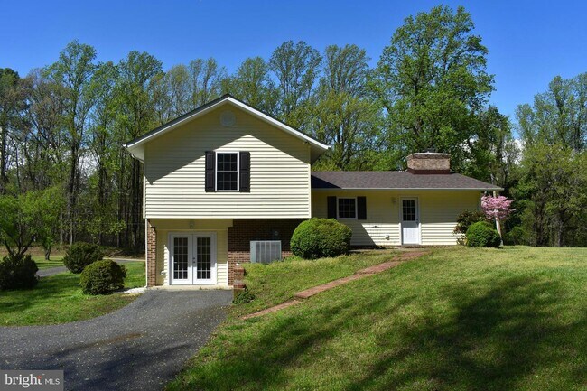 Building Photo - 4451 Angelica Dr