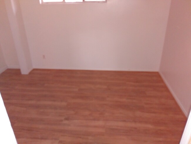 Building Photo - 2951 N Rancho Dr