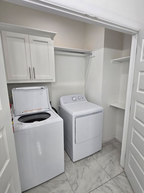 Building Photo - 918 N Woodson Ave