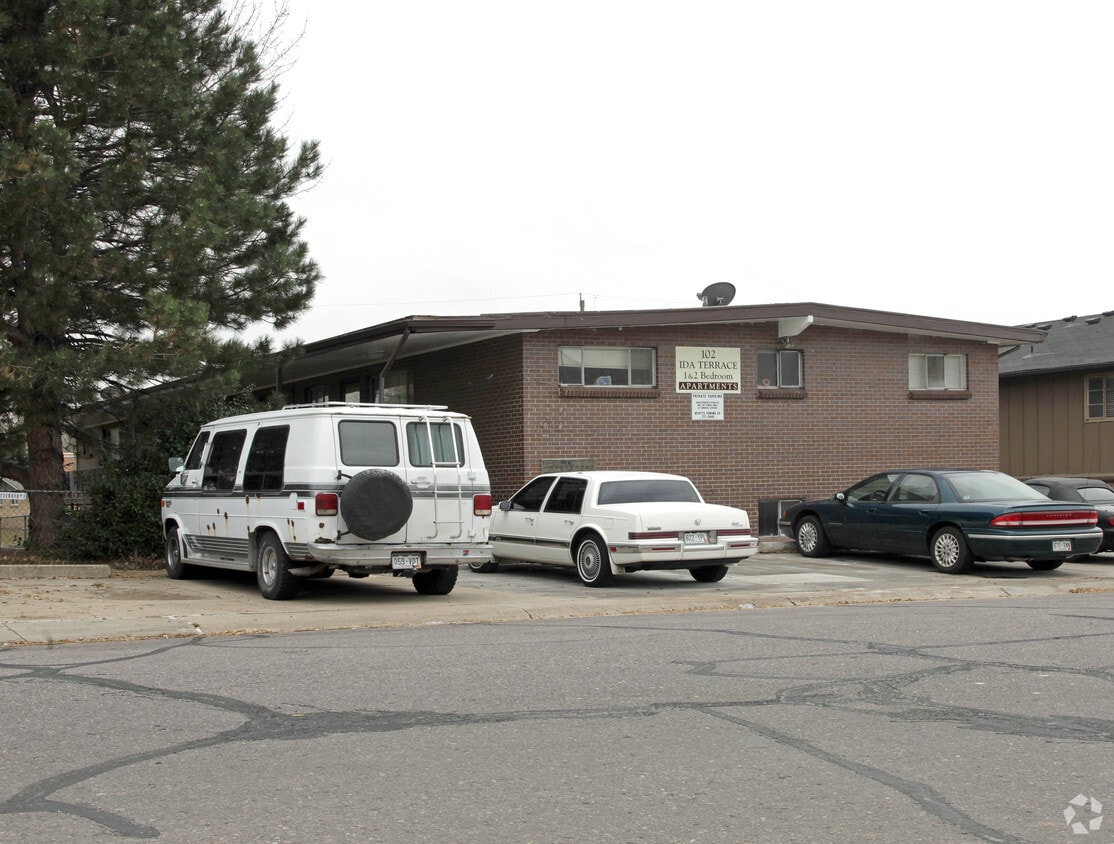 Building Photo - 102 W Ida Ave