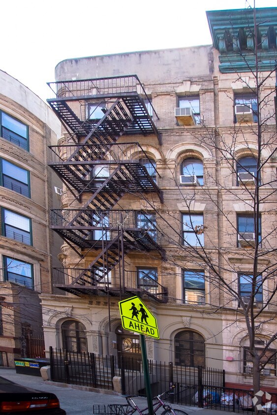 Foto del edificio - 302 W 112th St