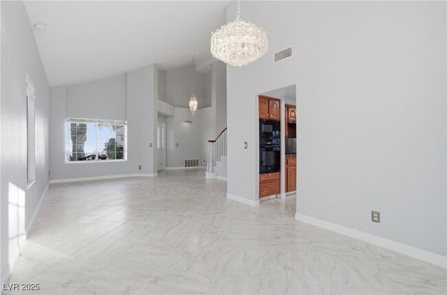 Building Photo - 2001 Madagascar Ln