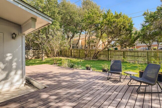 Foto del edificio - 7023 Riverton Dr