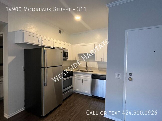 Foto del edificio - 14900 Moorpark St