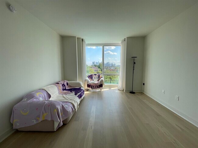 Foto del edificio - 1000 Maxwell Ln