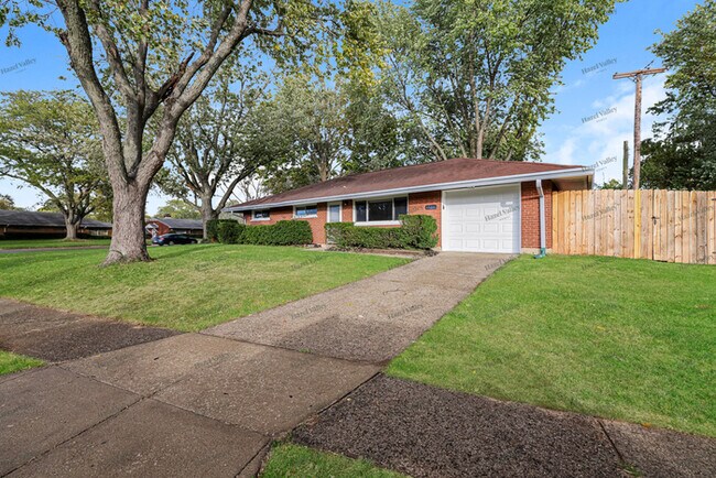 Foto del edificio - 4500 Henrich Dr