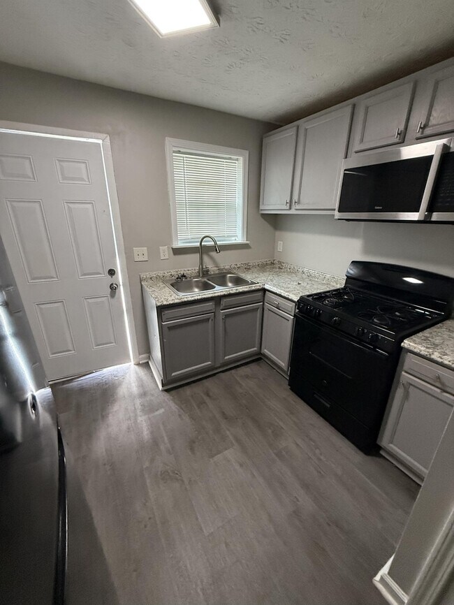 Building Photo - 1425 Joseph E. Boone Blvd NW