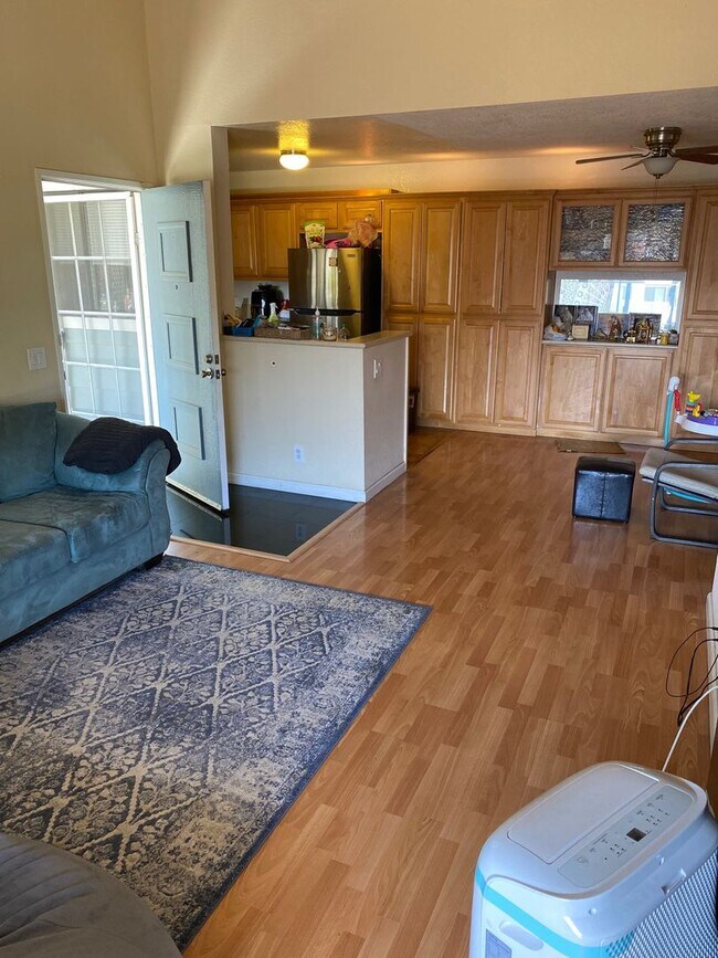 Foto del edificio - 2 bedrooms 2bath Condo in Fremont gated co...