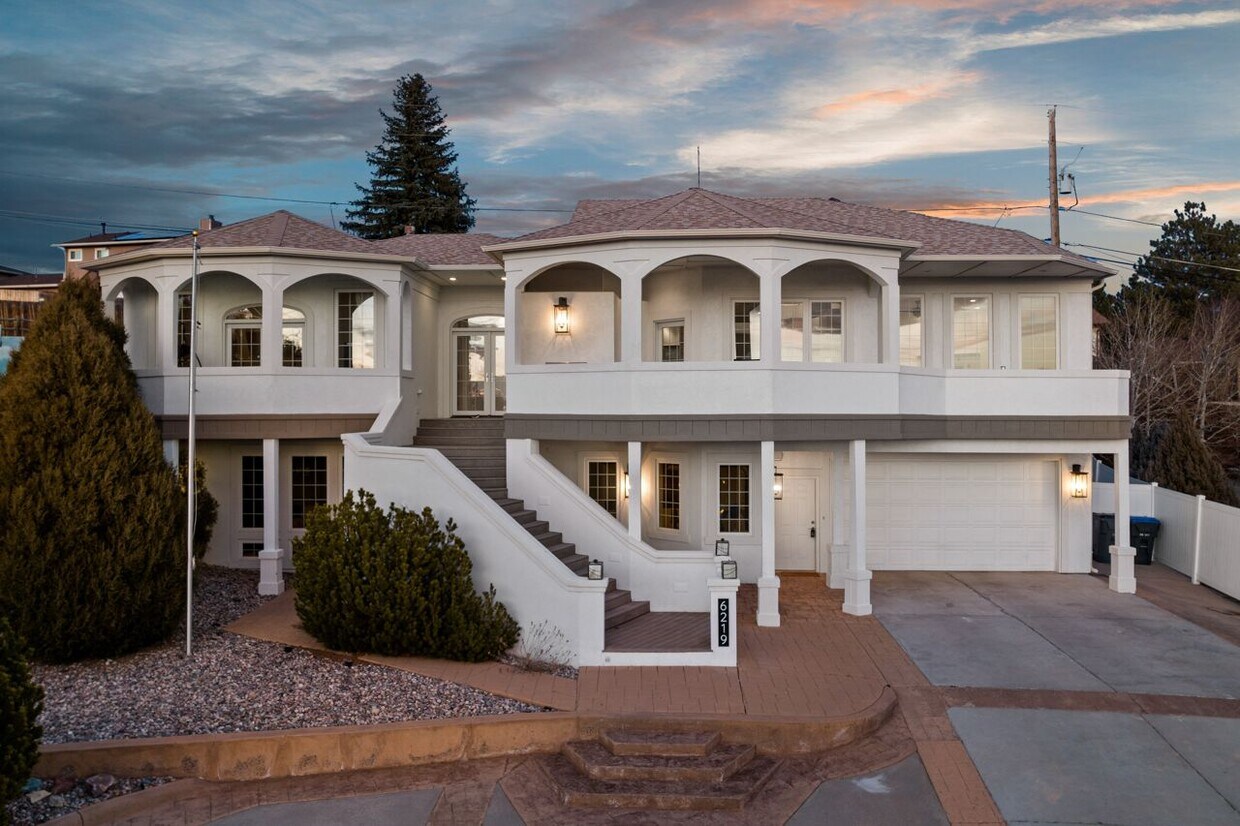 Foto principal - 6219 Mountainview Dr