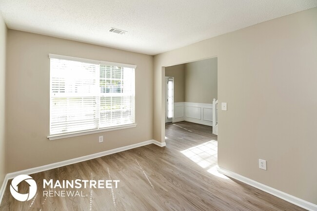 Foto del edificio - 4325 Holliday Rd