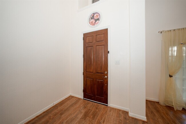 Foto del edificio - 4426 Greenwood Trace Ln