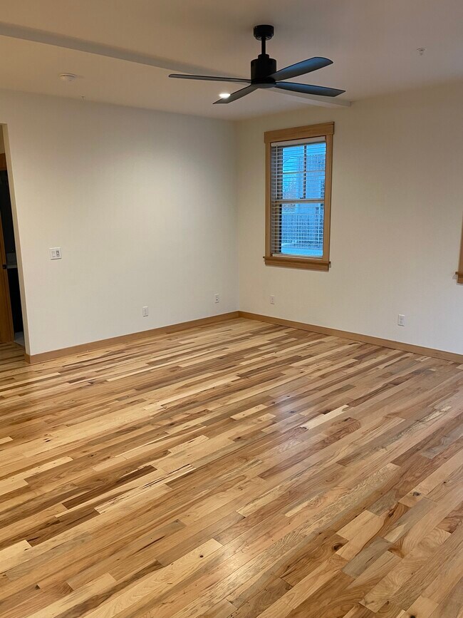 Foto del edificio - 533 4th Ave SW