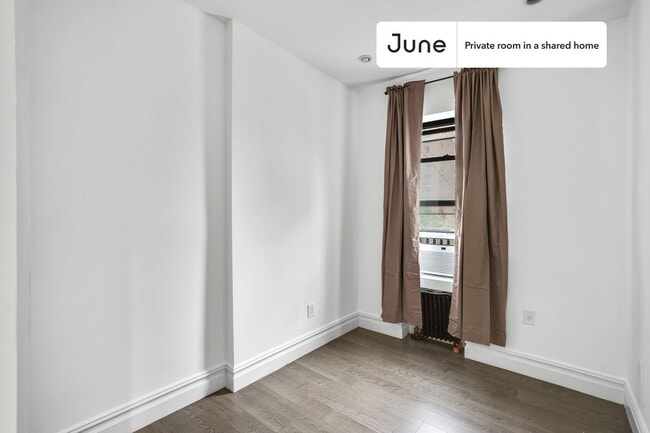 Building Photo - Room in Shared 2 bed/1 bath home
