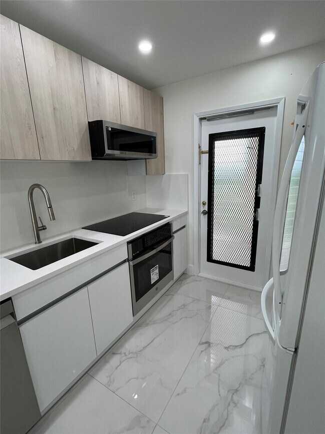 Foto del edificio - 3150 N Course Ln