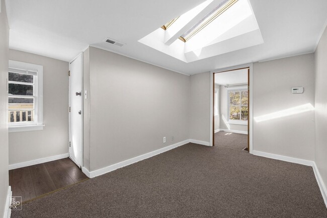 Building Photo - 521 E Wilson St