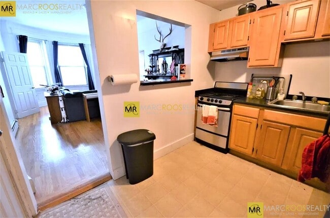 Building Photo - 521 Beacon St