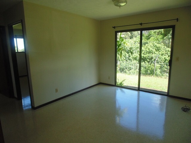 Building Photo - 2 Bedroom / 1 Bath House $2250.00