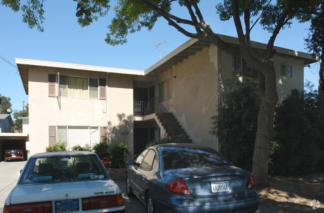Building Photo - 2129 Randolph Dr