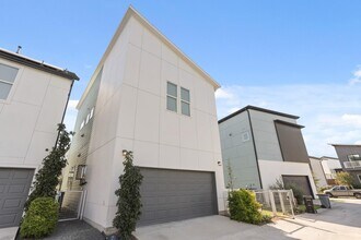 Building Photo - 9818 Mocking Bird Hill Ln