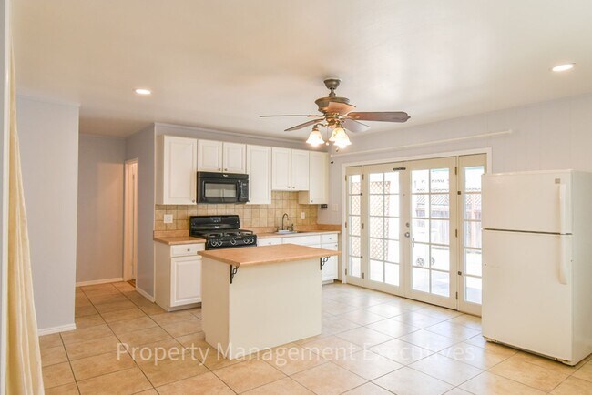 Foto del edificio - Nice Studio Blocks to Beach