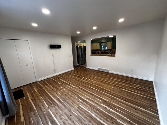 Foto del edificio - 3589 Knollview Ave