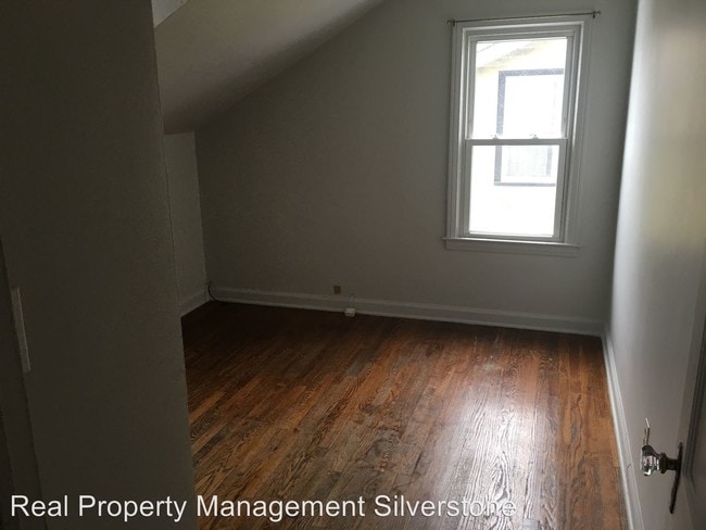Building Photo - 392 E Cambourne St