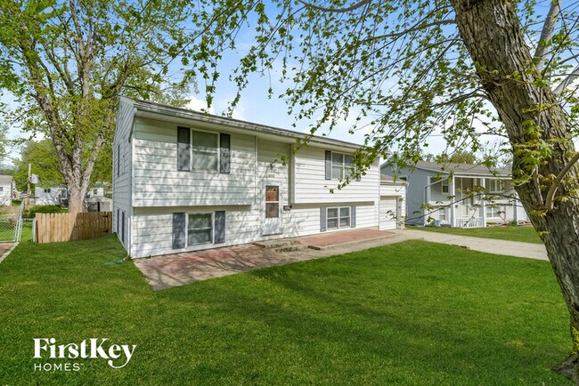 Building Photo - 4842 N Tullis Ave