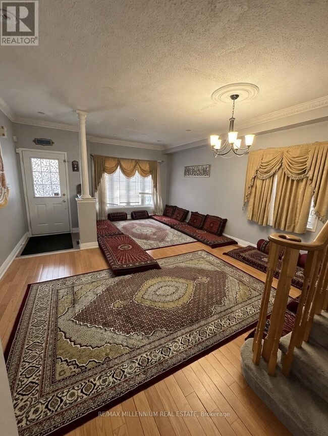 Photo du bâtiment - 3891 Bloomington Crescent