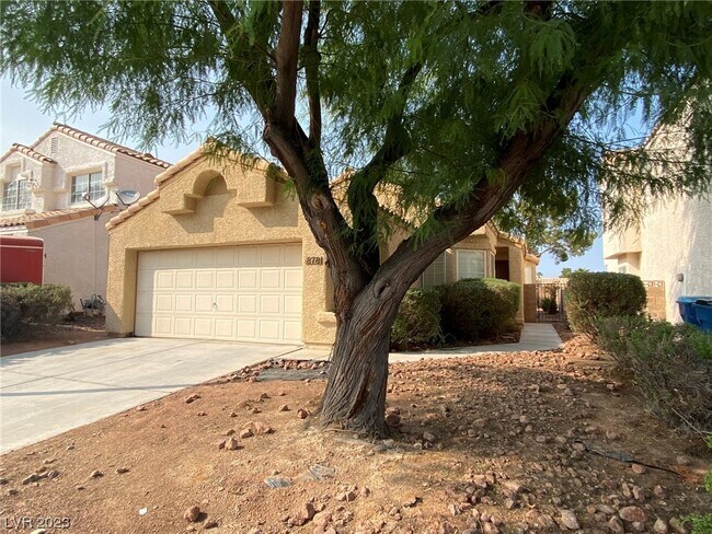 Building Photo - 878 Carnival Ave