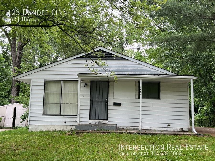 Primary Photo - 123 Dundee Cir